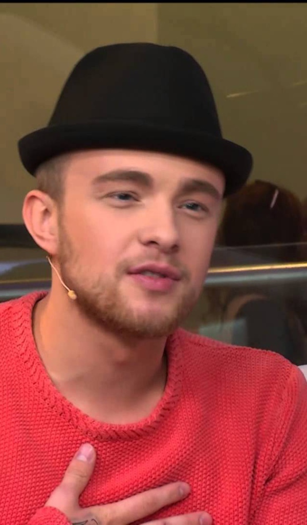 Егор Крид дает интервью