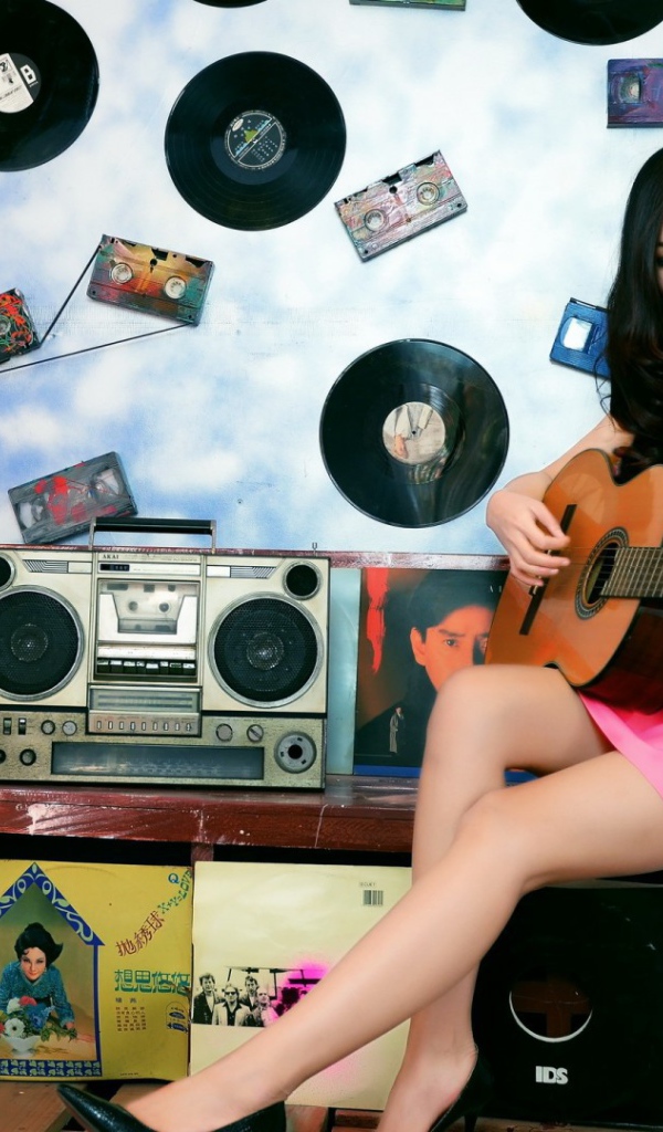 Девушка с гитарой пластинки