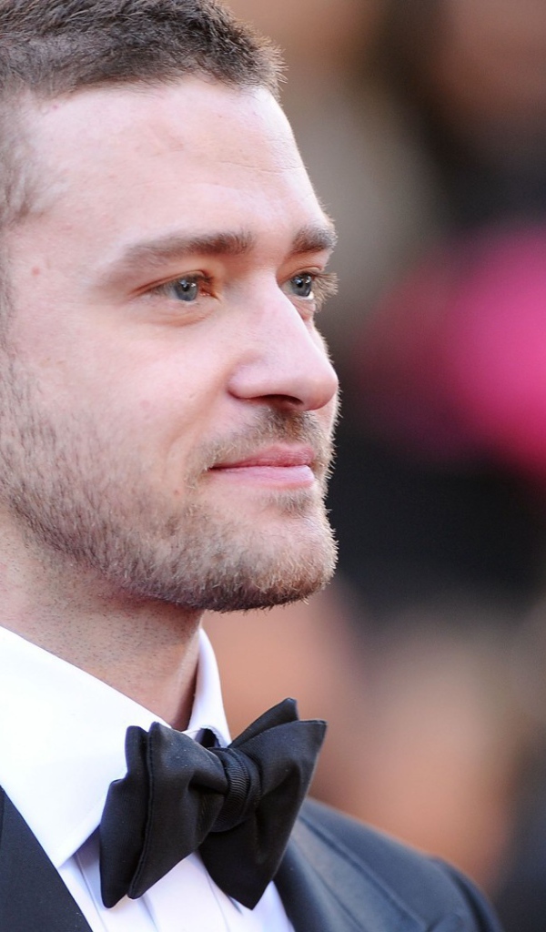 Джастин Тимберлейк в костюме с бабочкой