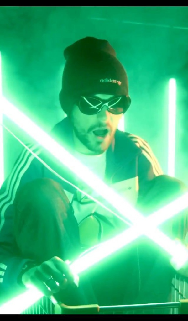 Noize MC с световыми мечами