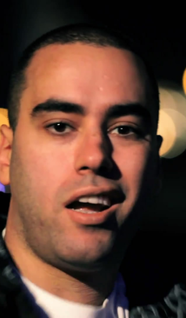 SLIM на улице ночью