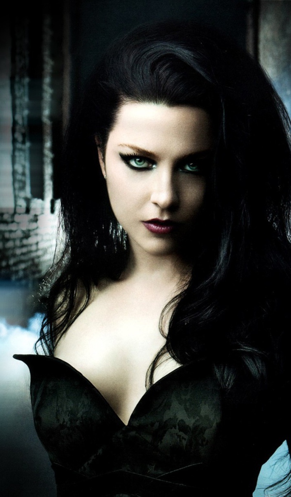 Певица Эми Ли