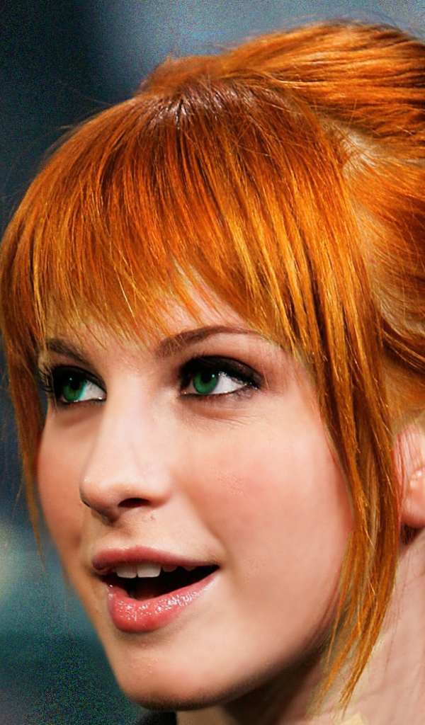 Певица Хэйли