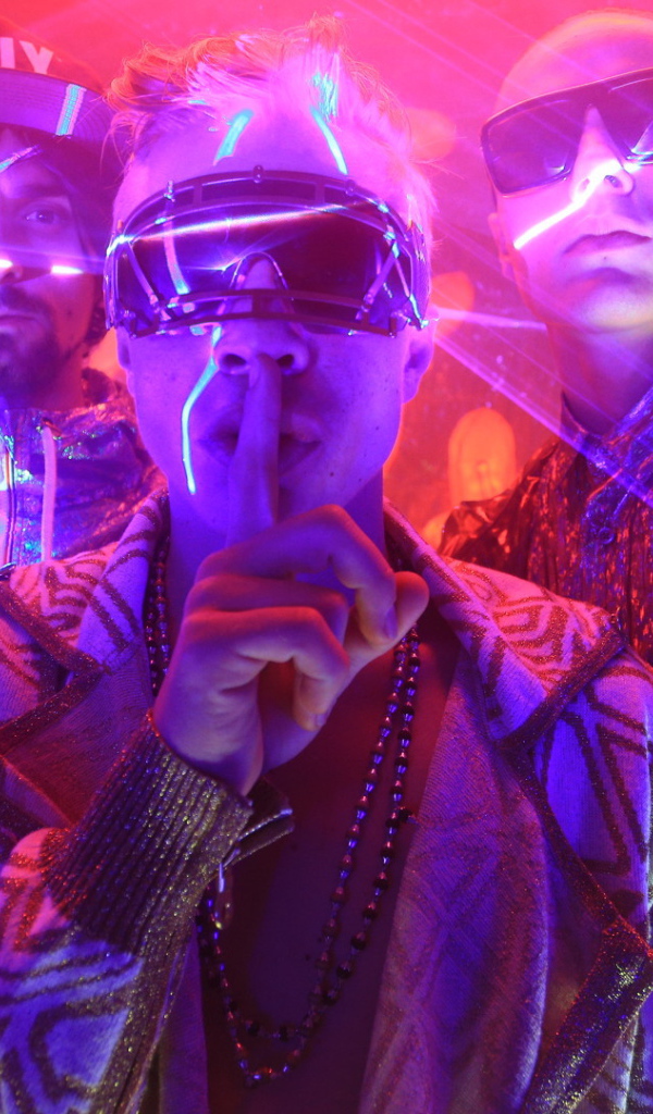 Сценический наряд группы Quest Pistols