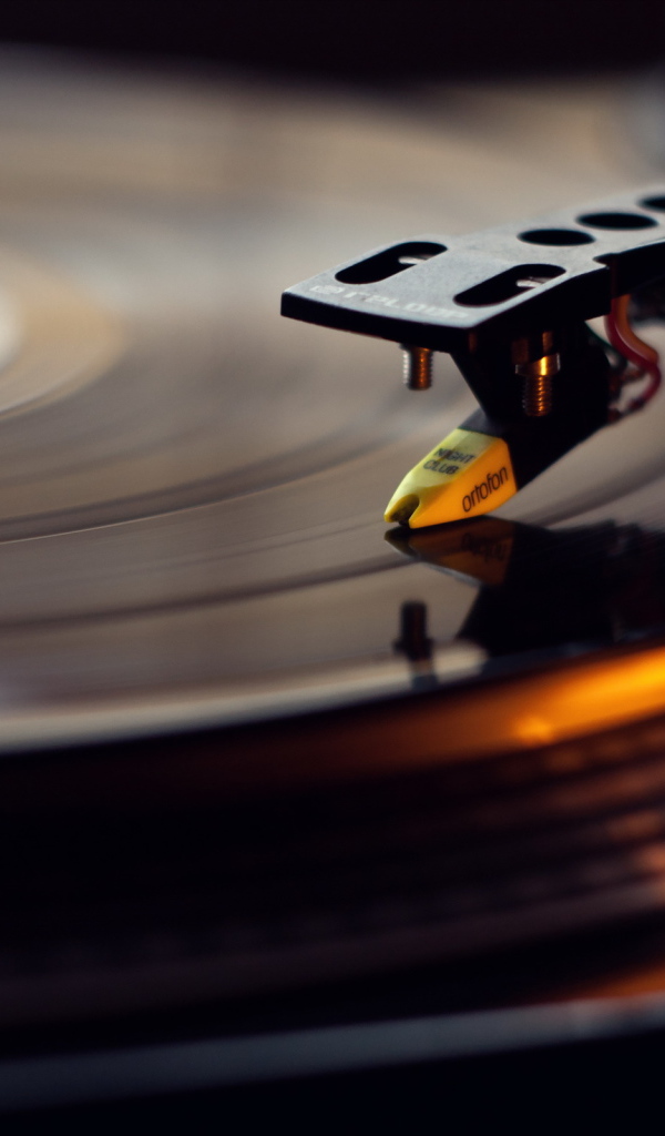 Проигрыватель с пластинкой