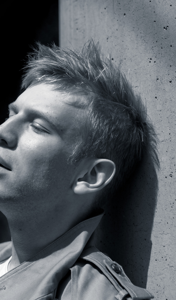 Иван Дорн в черно-белой фотосессии