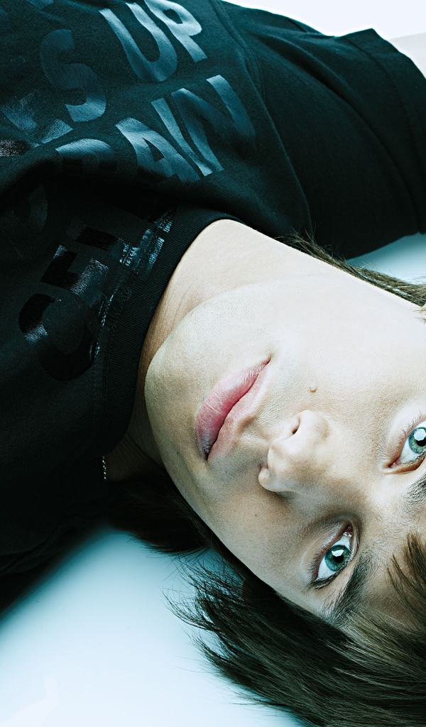 Стас Пьеха в черной футболке