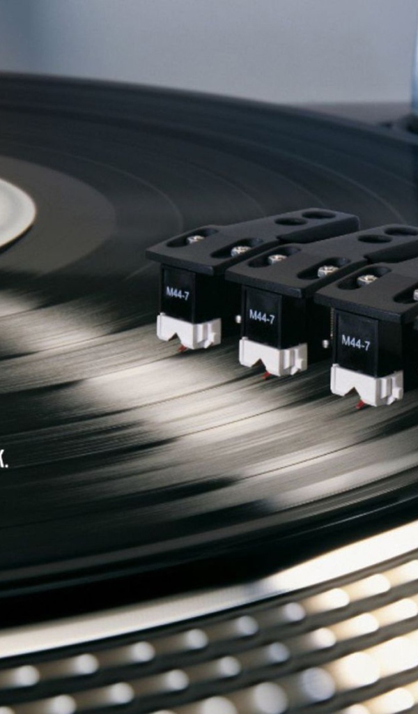 Четыре головки у проигрывателя 