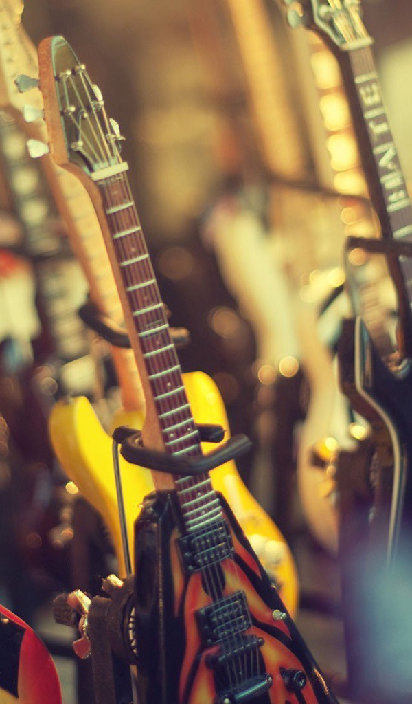 Электро гитары в магазине