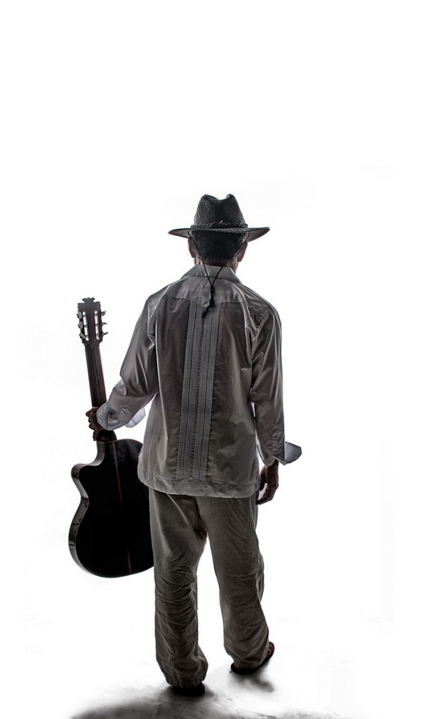 Человек с гитарой