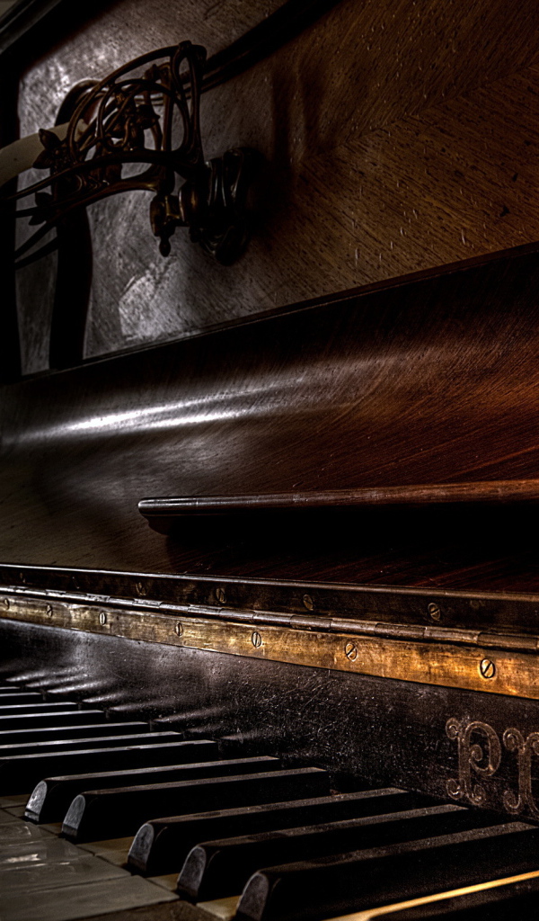 Старое пианино