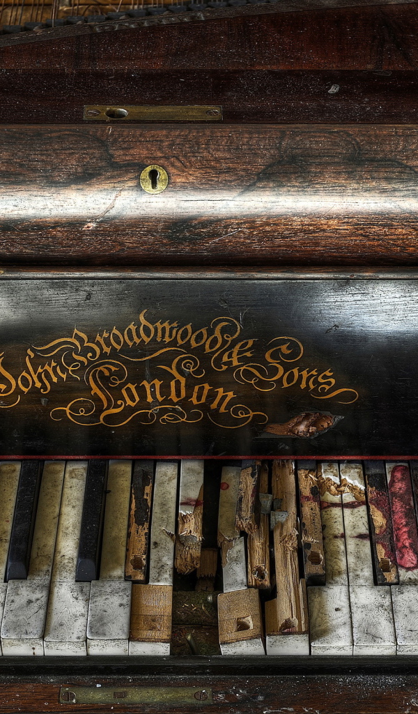 Старый рояль