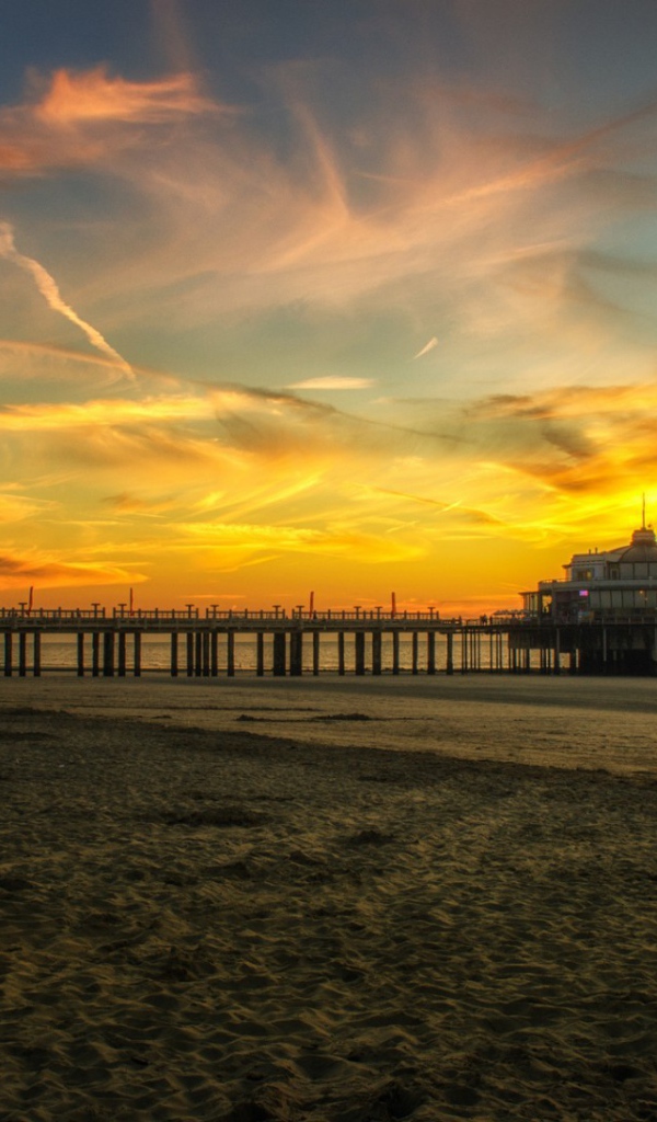 Мост и красивое небо