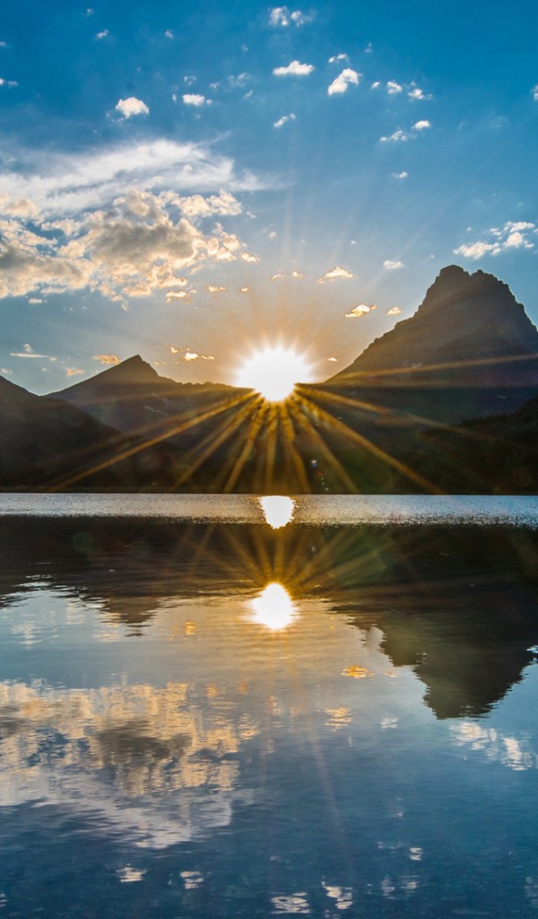 Восход солнца в горах