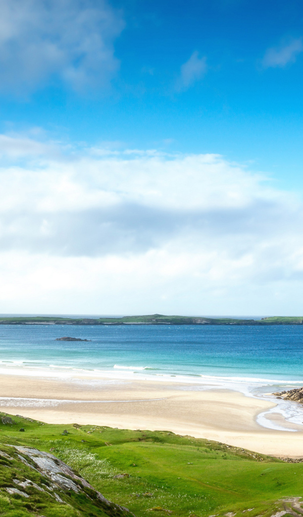 Спуск к уютному пляжу