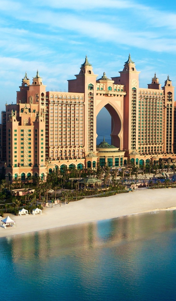 Роскошный отель на пляже