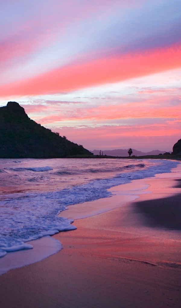 Розовый пляж