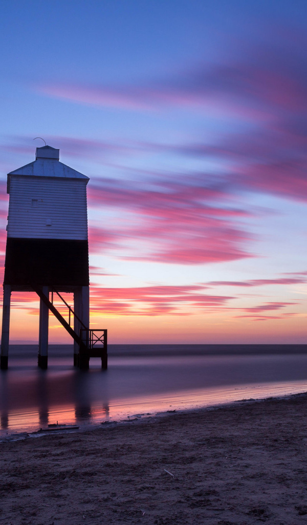 Розовые облака над морем