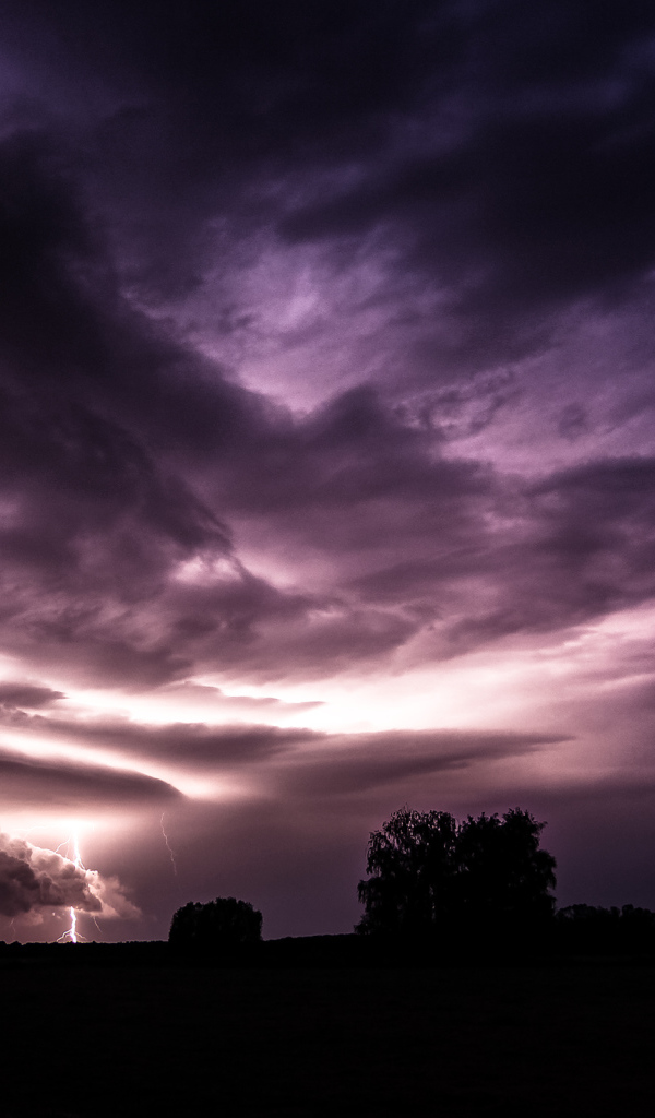 Вечер с грозовыми тучами