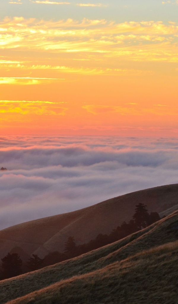 Закат над облаками