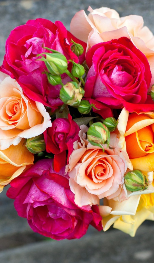 Kомпозиция из цветков розы