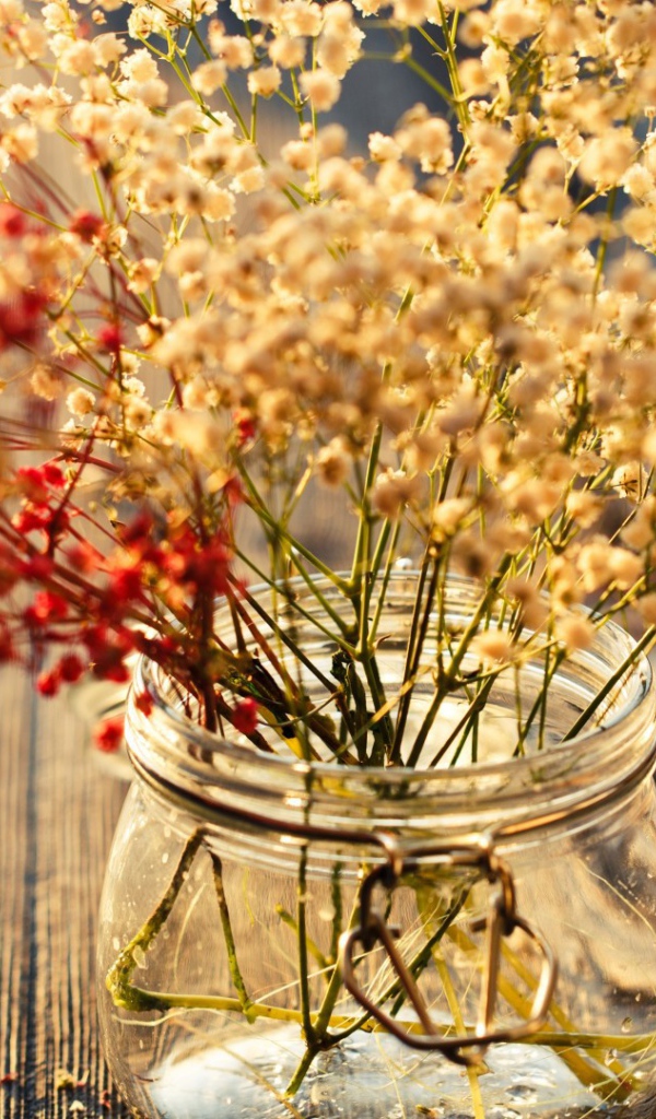 Композиция из сухих веток