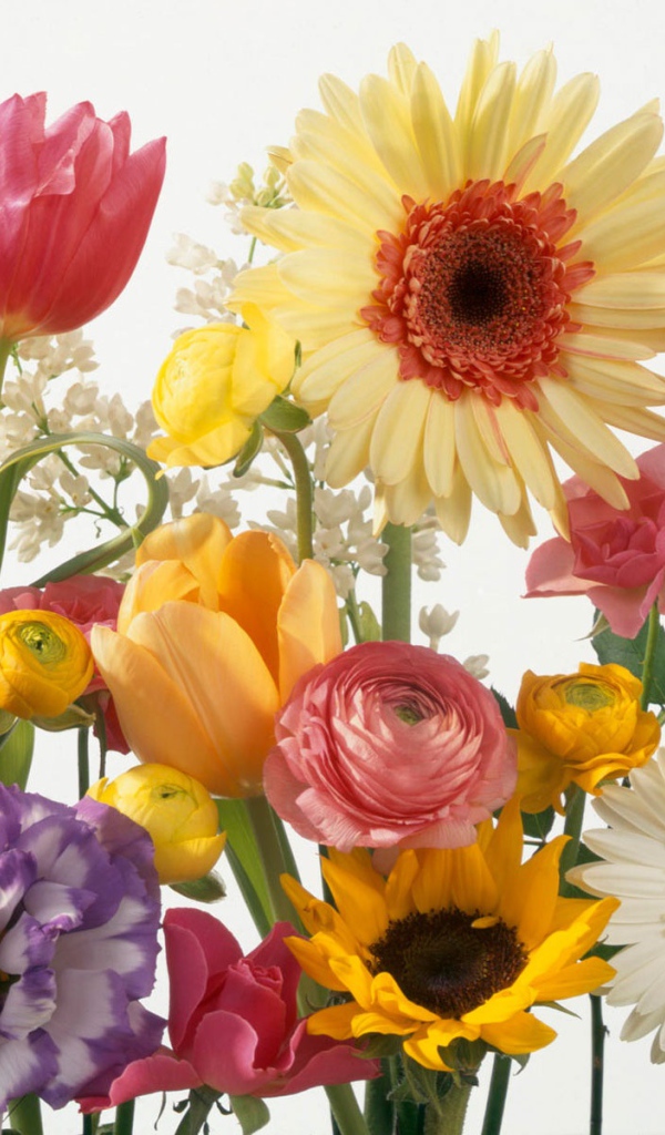 Декор из весенних цветов