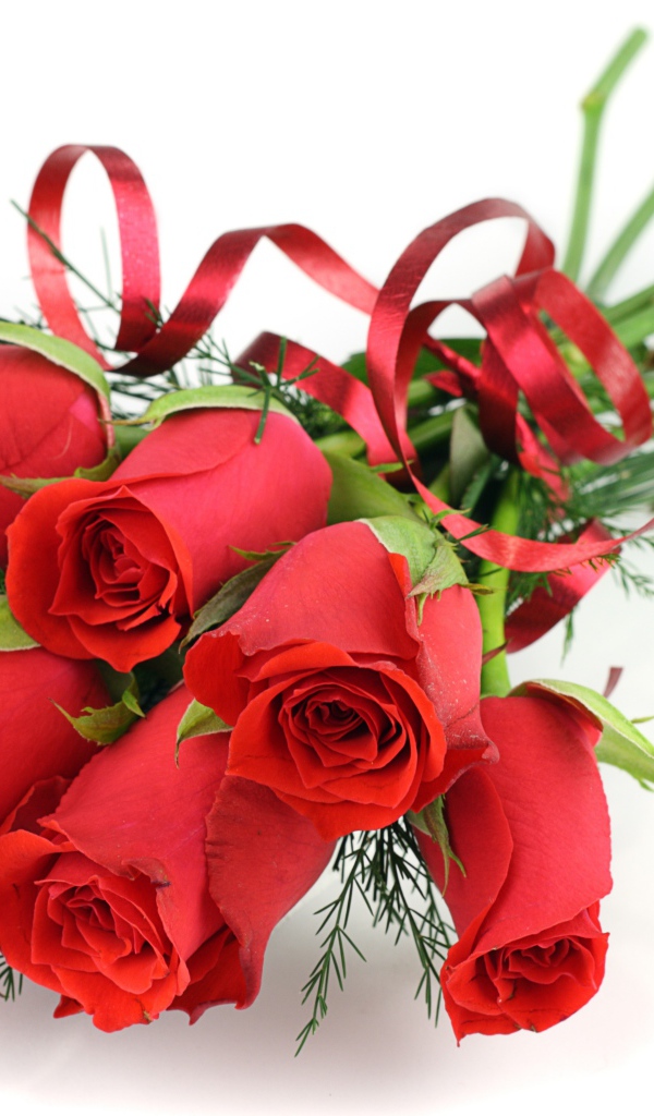 Букет перевязанный красной лентой