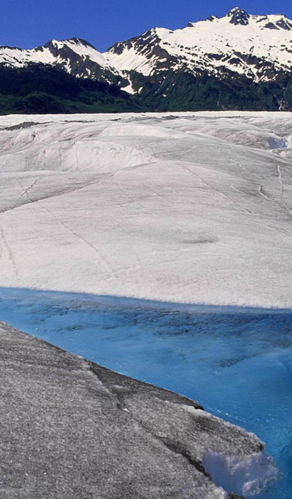 Горный ледник на Аляске