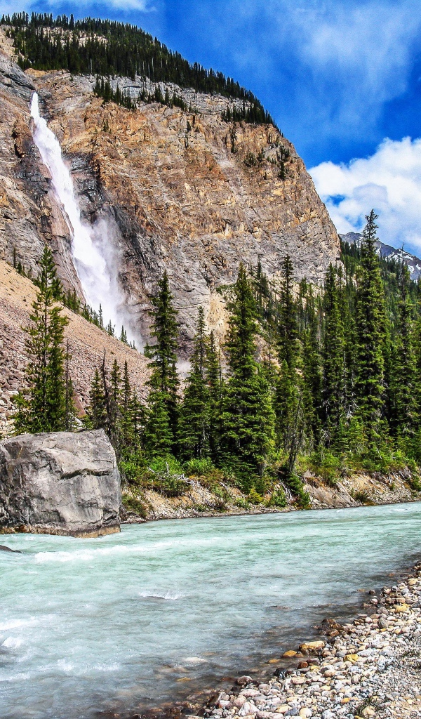 Водопад на горе