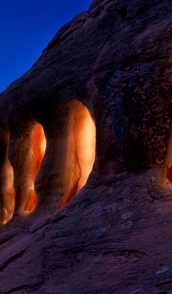 Свет в пещерах