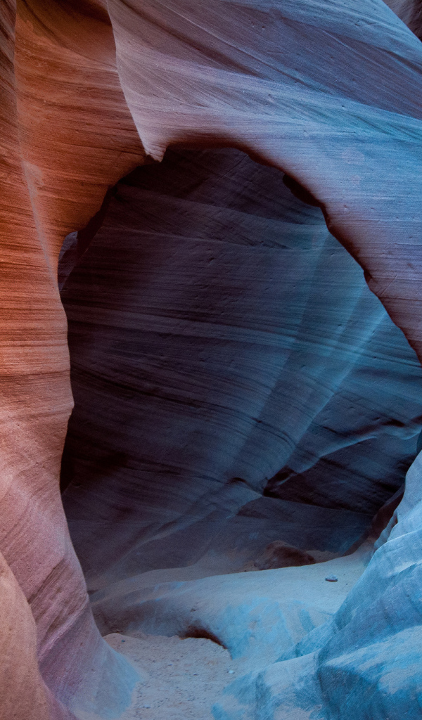 Пещера в каньоне антилопы