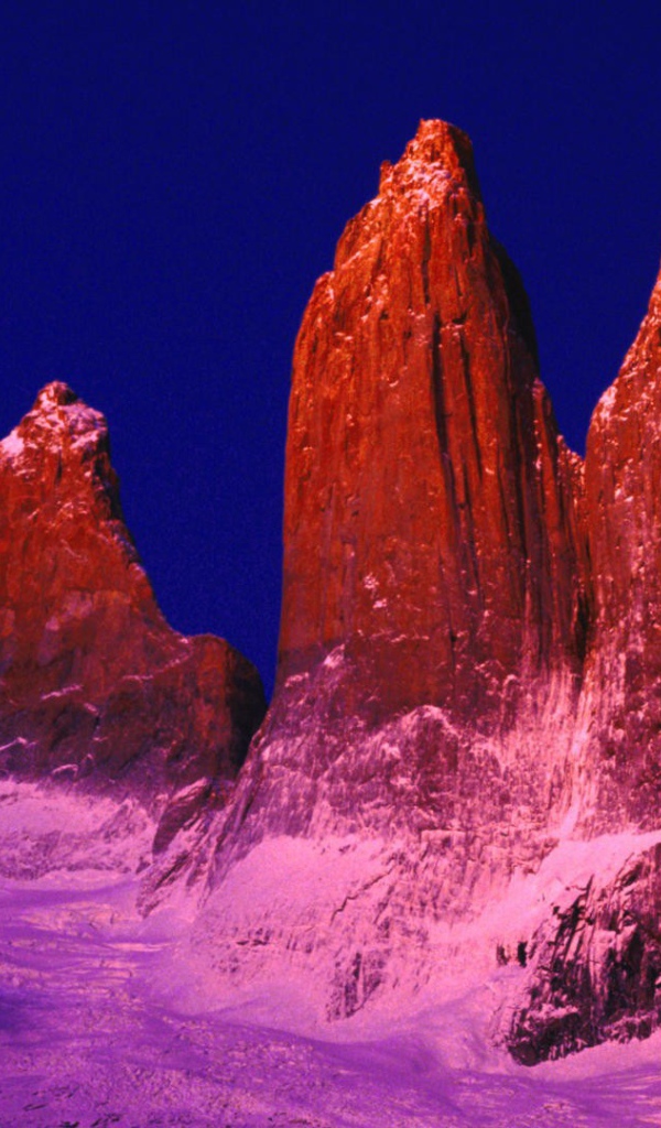 Луна над скалами