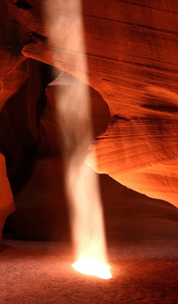 Луч в каньоне