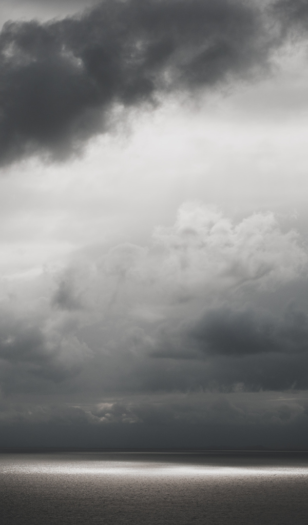 Грустное, серое небо