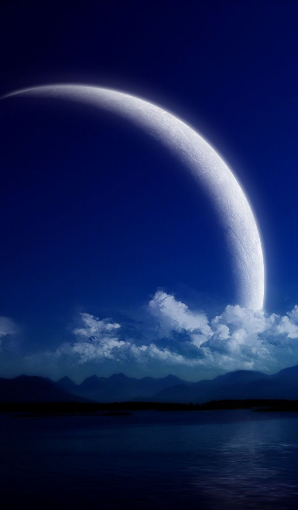 Очень большая луна