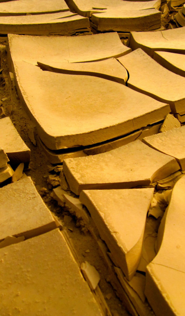 Высохшая земля