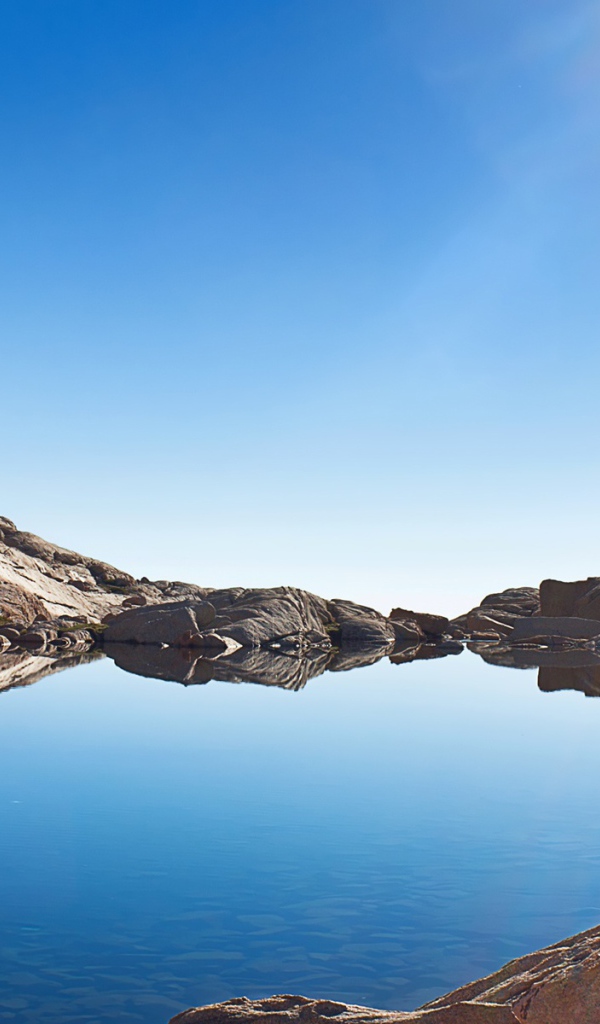 Озеро в Калифорнии