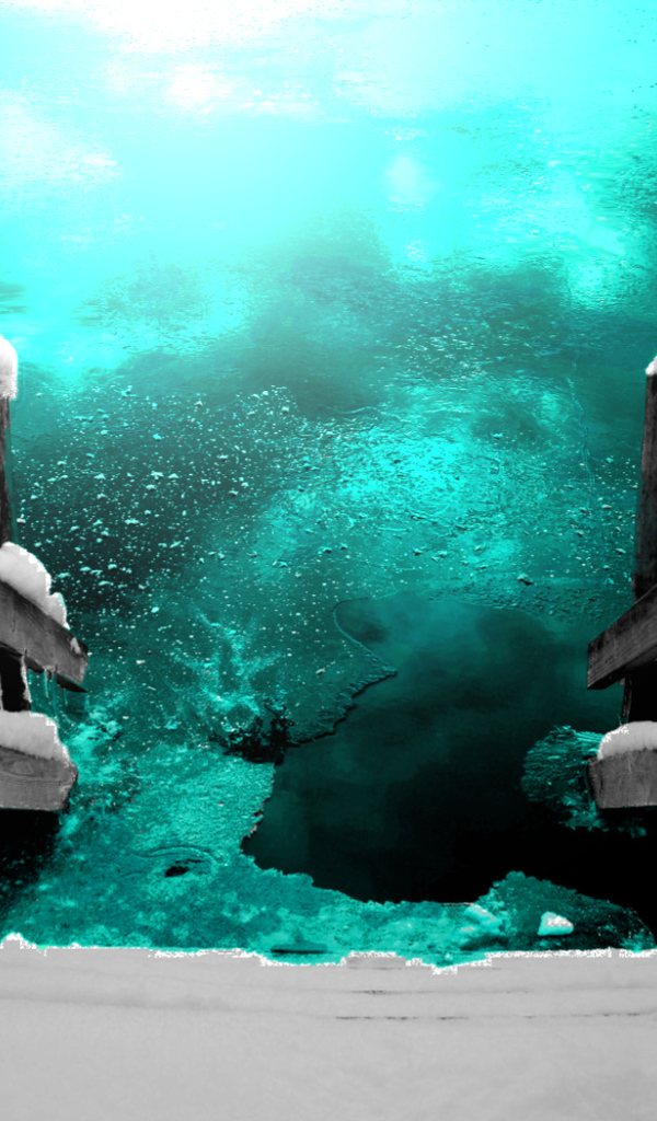 Лестница в ледяную воду