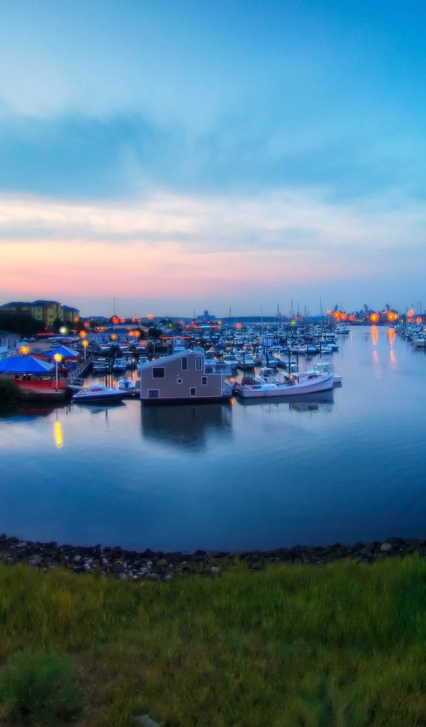 Причал для яхт и катеров