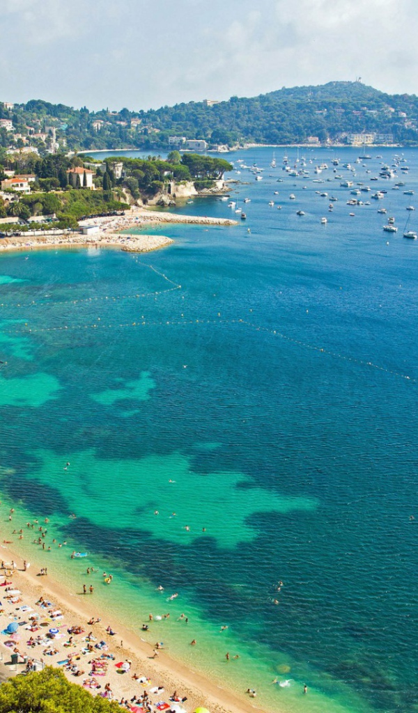 Голубая лагуна летом