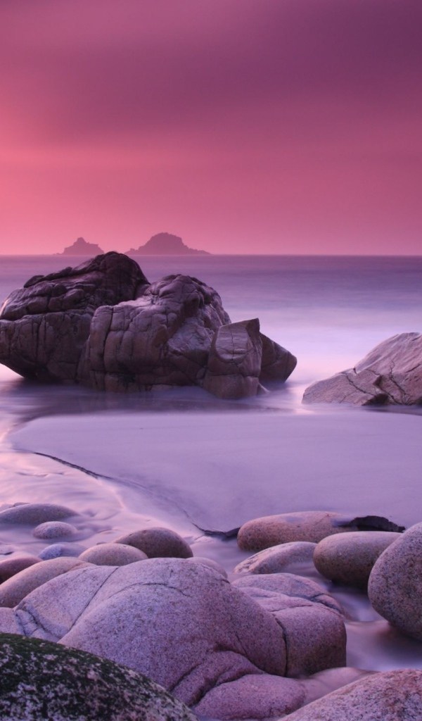 Розовое небо над морем