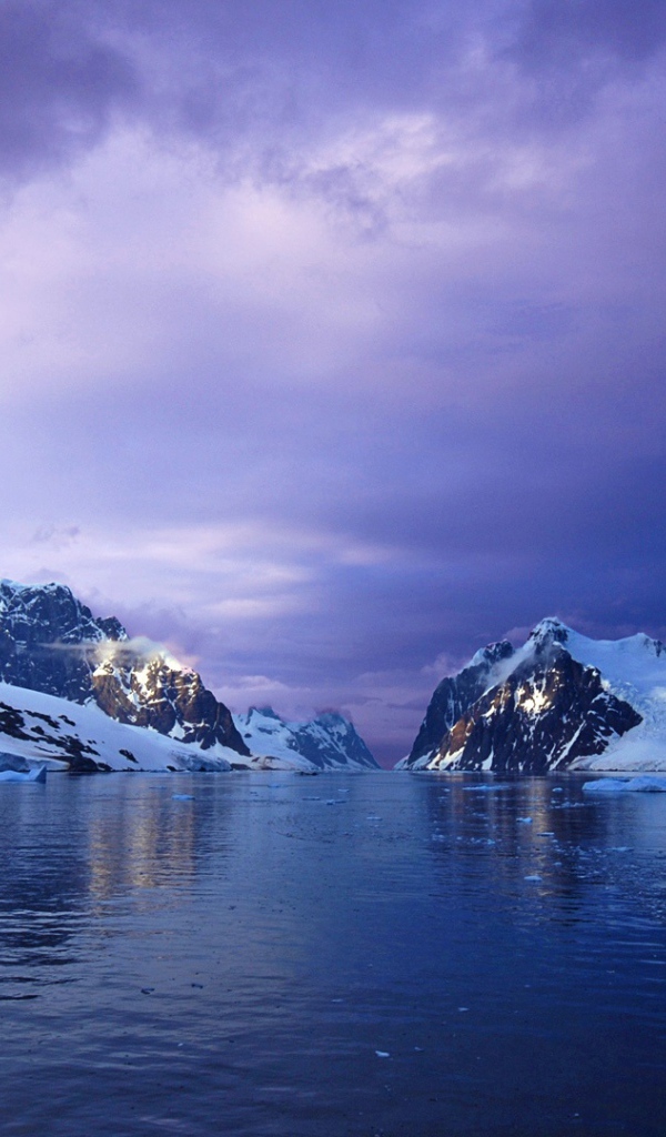 Канал Лемера в Антарктике 