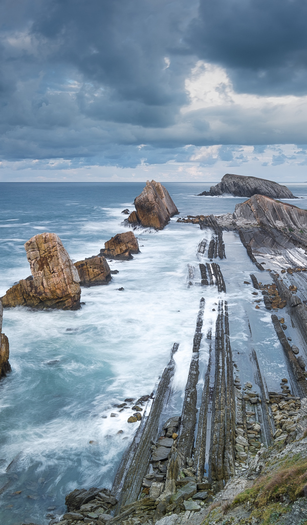 Каменистый берег моря