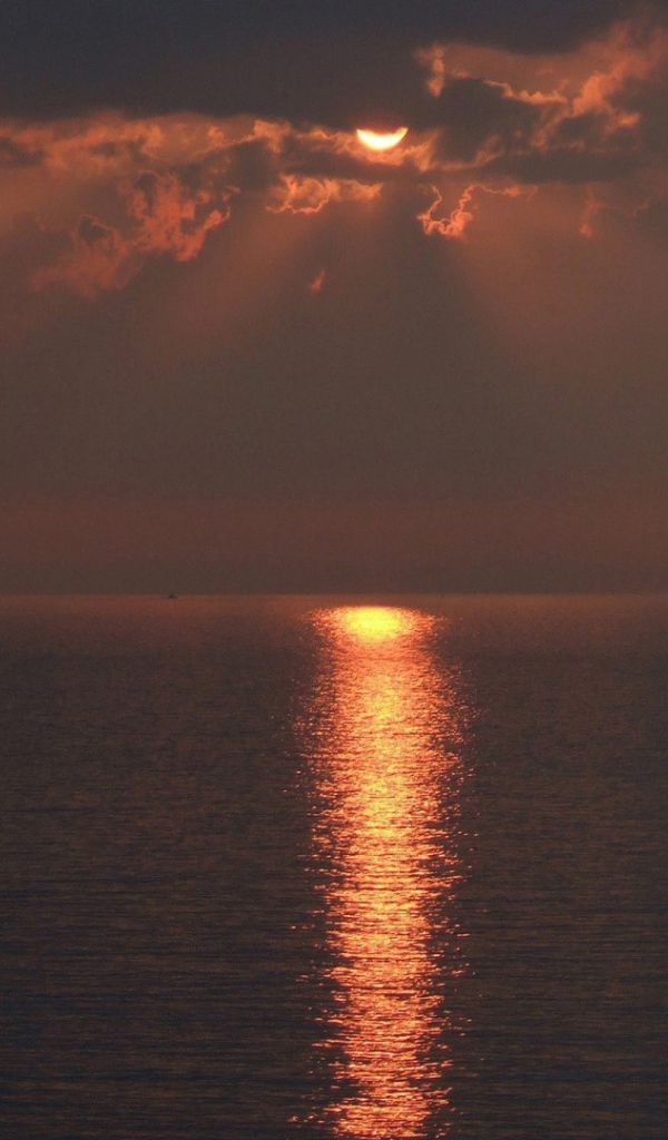 Закат в море