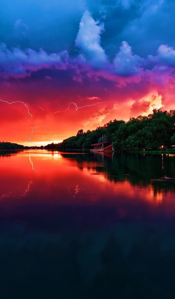 Красивое красное небо