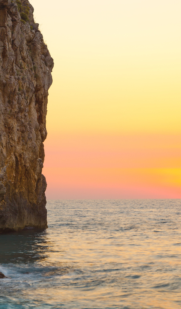 Красивый закат в Греции