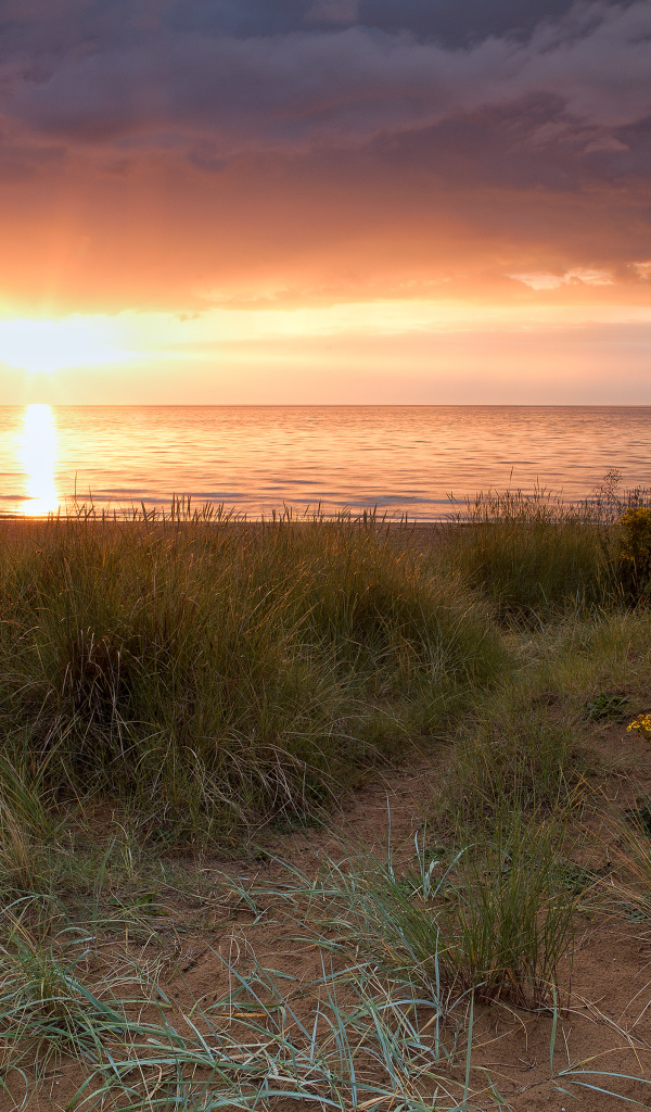 Закат и тучи, Англия