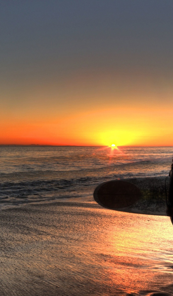 Серфинг на закате солнца