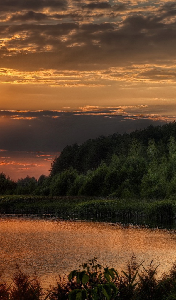 Закат солнца за тучу